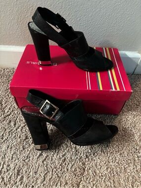 Black block heel